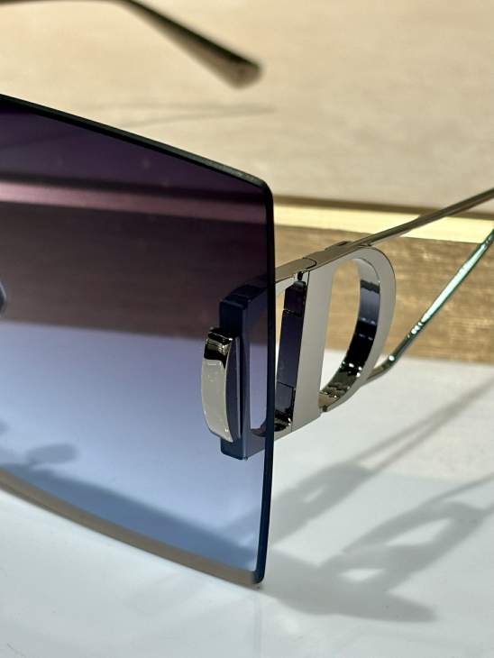 Picture of Dior Sunglasses _SKUfw76705647fw